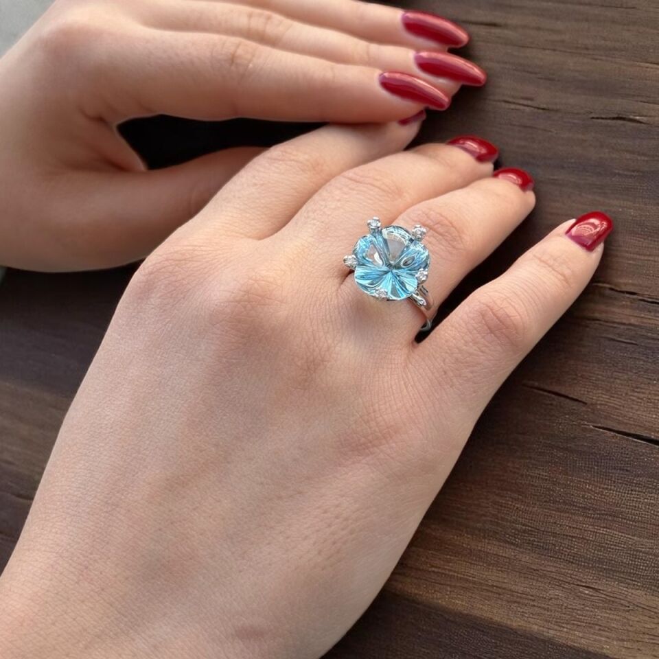 14 Ayar 13,38 Ct Aqua Marin, 0,10 Ct G Pırlanta Taşlı Pırlanta Yüzük