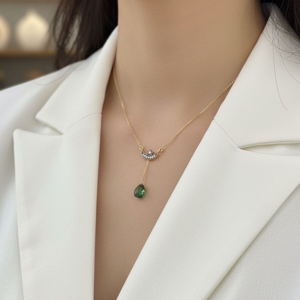 14 AYAR ÖZEL TASARIM 22 AYAR RENGİNDE YEŞİL TAŞLI AYYILDIZ DETAYLI ALTIN KOLYE