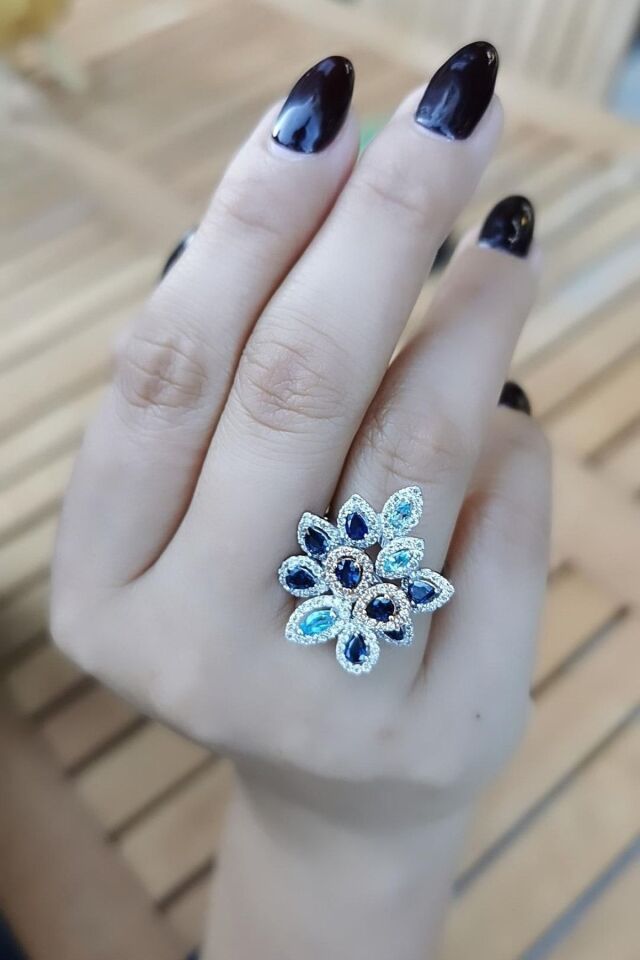 18 Ayar 1,24 Ct G Pırlanta Taşlı ,1,27 Ct Blue Topaz ve Safir Taşlı Pırlanta Yüzük 18