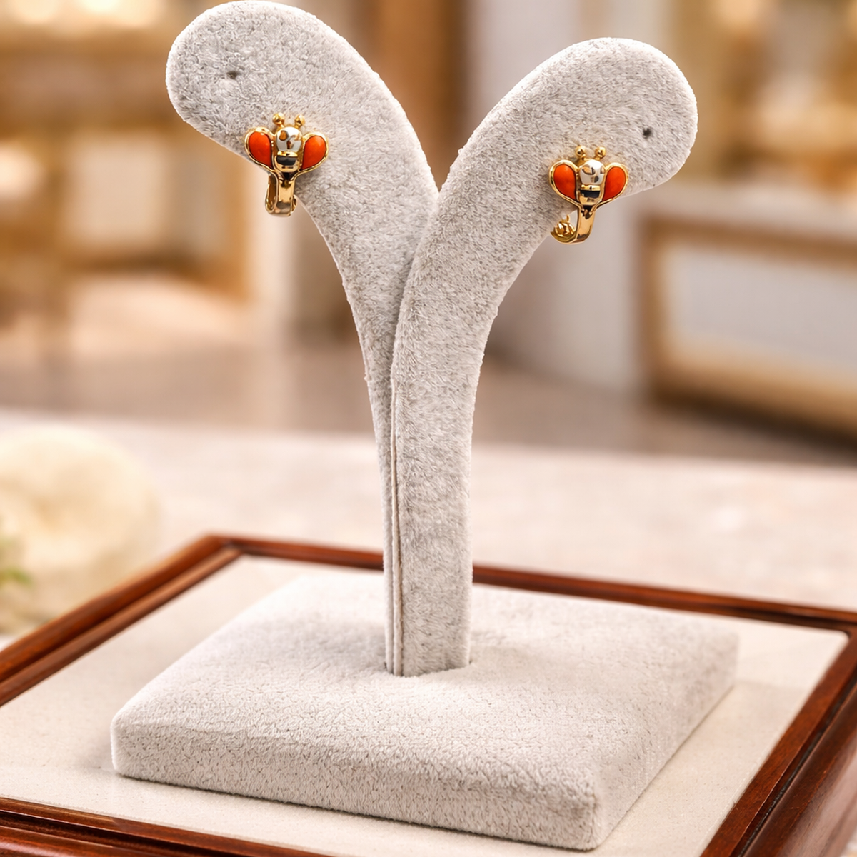 14 Ayar Arı Mineli Altın Küpe