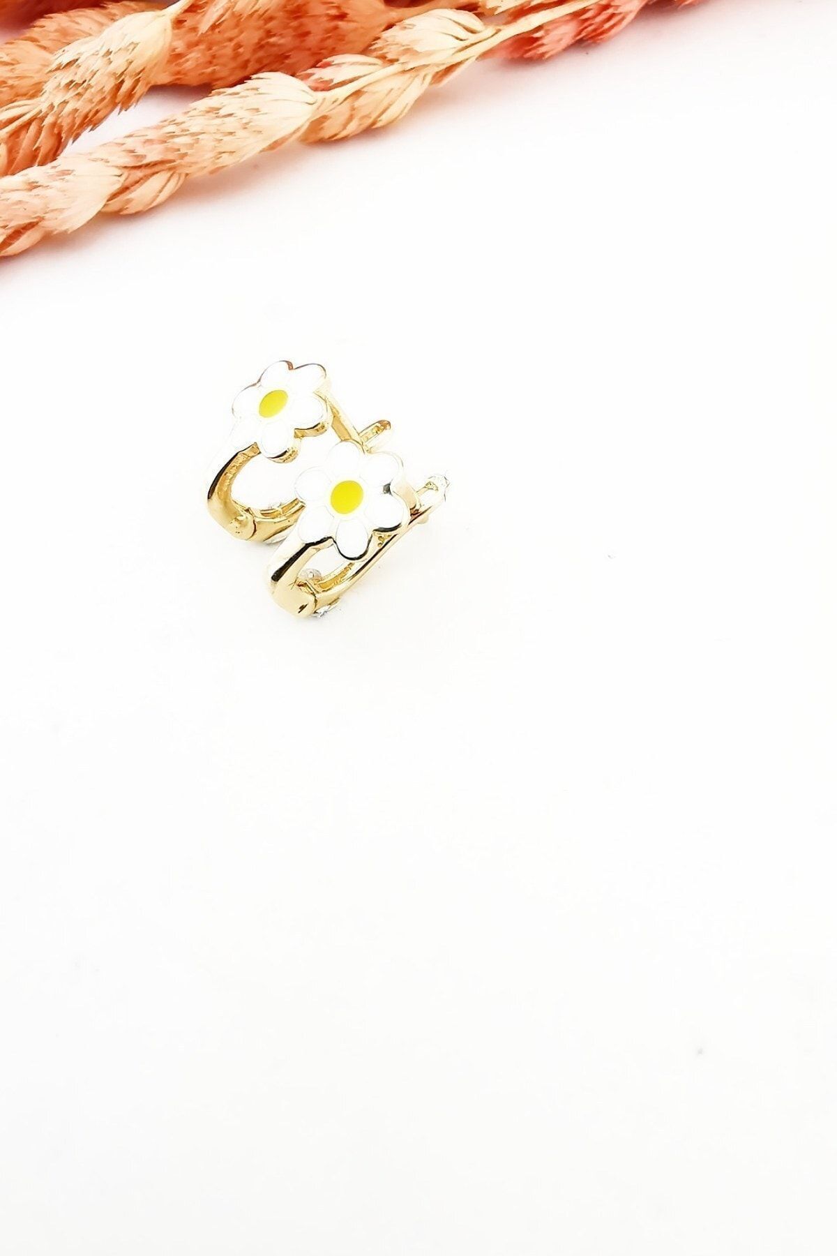 14 Ayar Papatya Mineli Kız Çocuk Altın Küpe