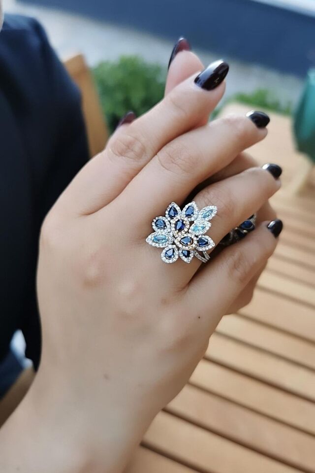 18 Ayar 1,24 Ct G Pırlanta Taşlı ,1,27 Ct Blue Topaz ve Safir Taşlı Pırlanta Yüzük 14