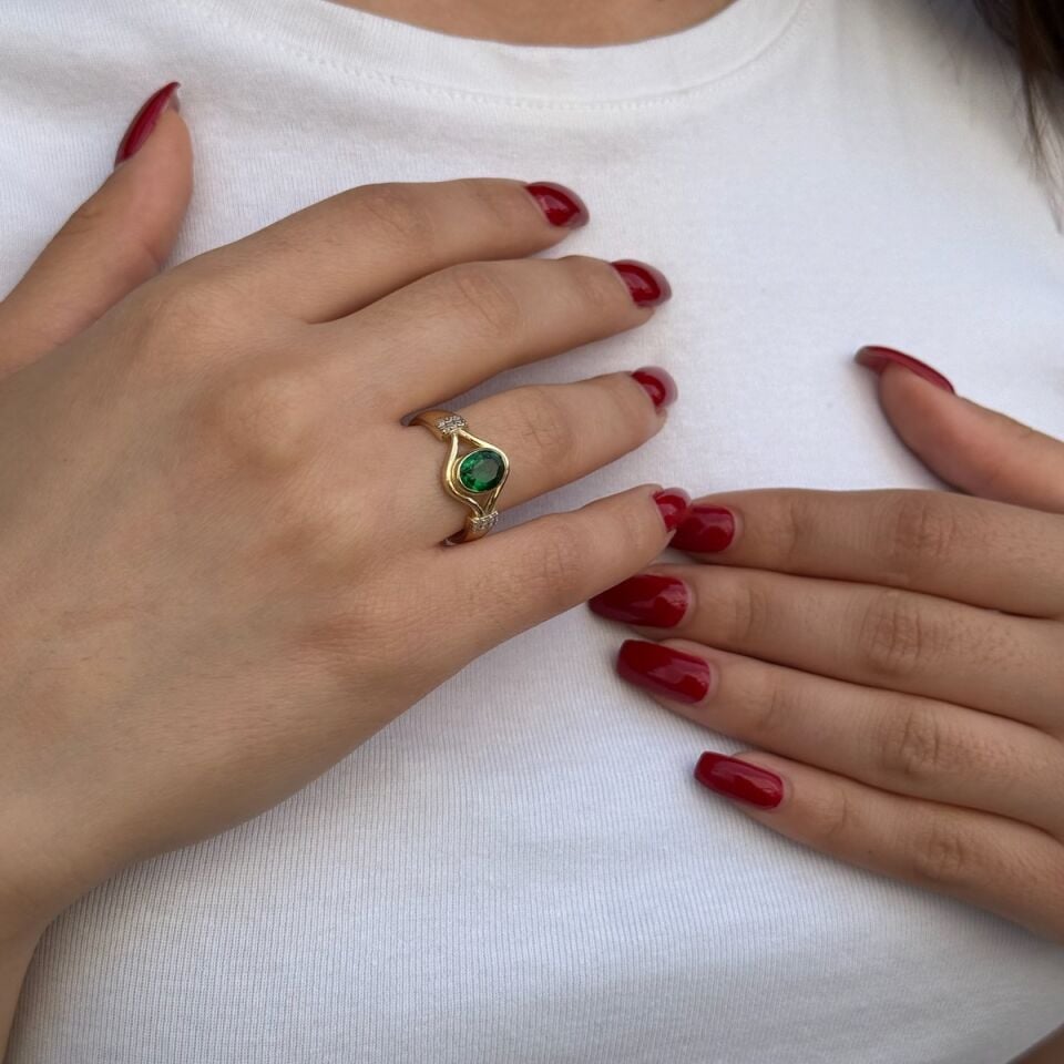 14 AYAR KRİSTAL YEŞİL TAŞLI ÖZEL TASARIM YÜZÜK