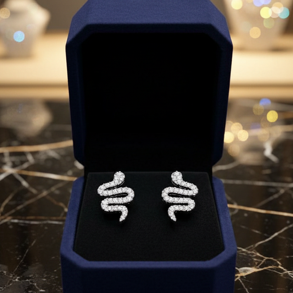 925 AYAR YILAN MODEL GÜMÜŞ KÜPE