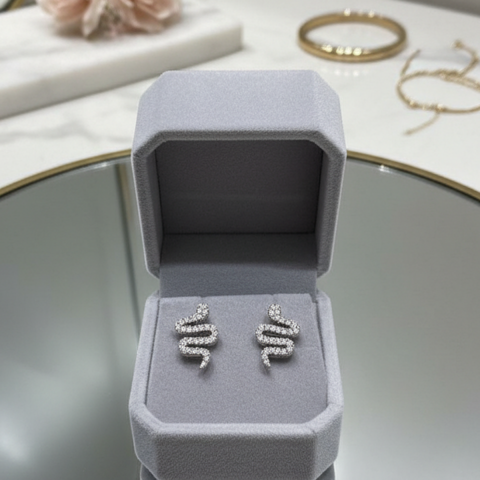 925 AYAR YILAN MODEL GÜMÜŞ KÜPE