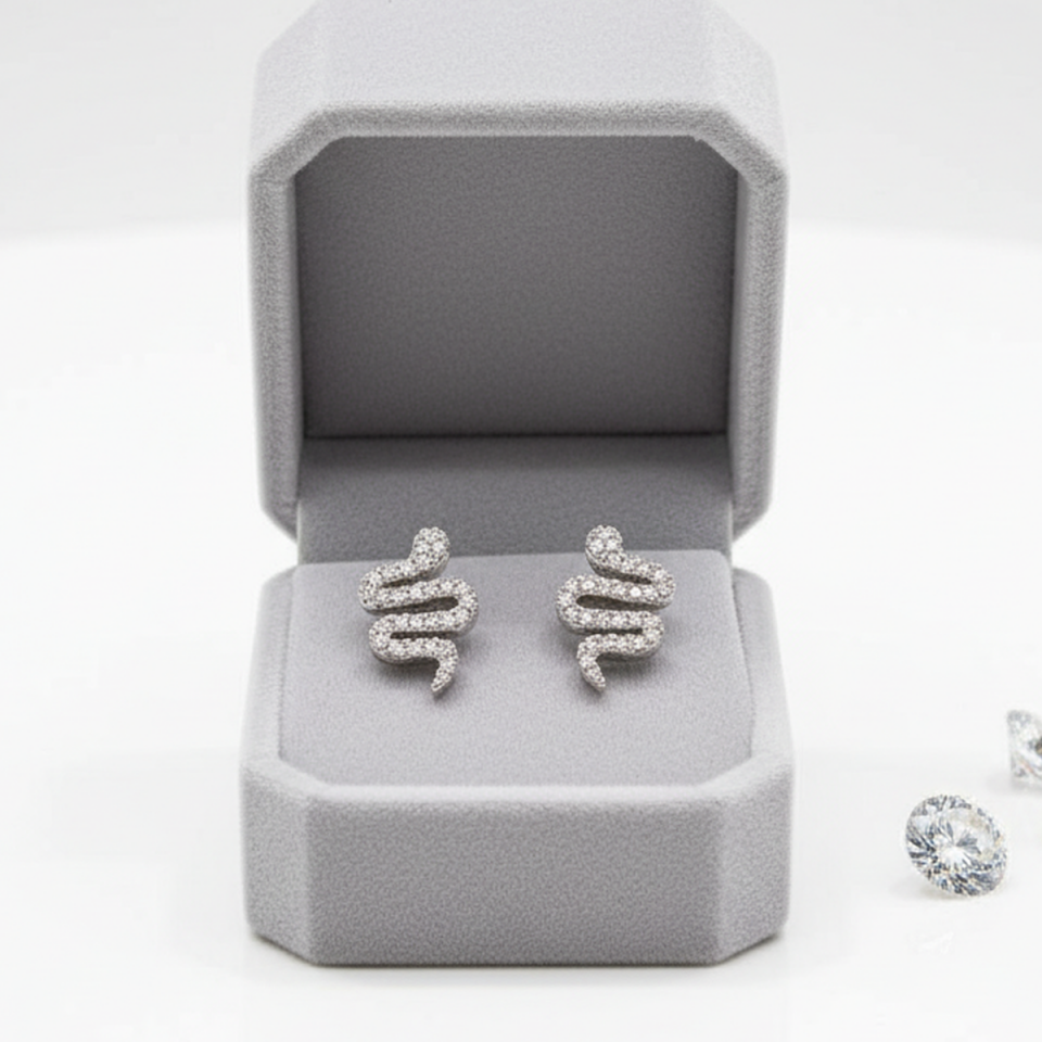 925 AYAR YILAN MODEL GÜMÜŞ KÜPE