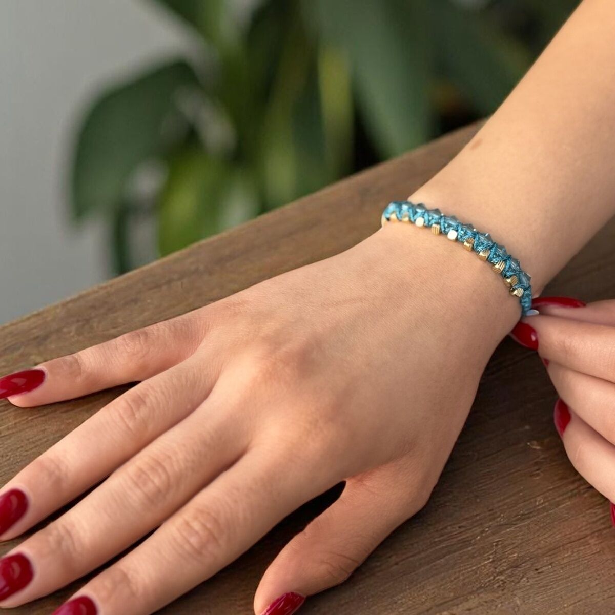 14 AYAR AQUAMARİN TAŞLI KÜP ALTINLI İP BİLEKLİK