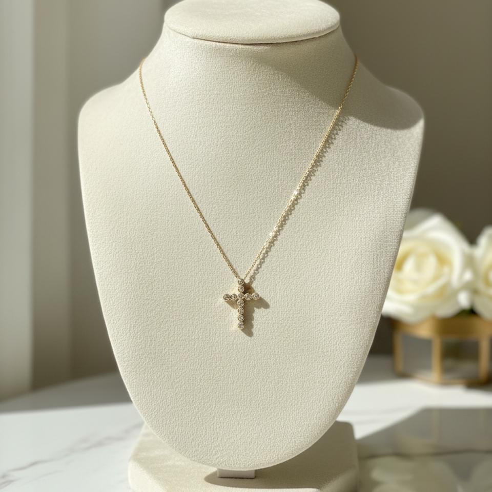 14 AYAR 0,22 CT PIRLANTA TAŞLI CROSS HAÇ KOLYE