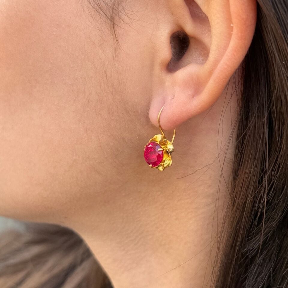 22 Ayar Kirmizi Taşlı Küpe