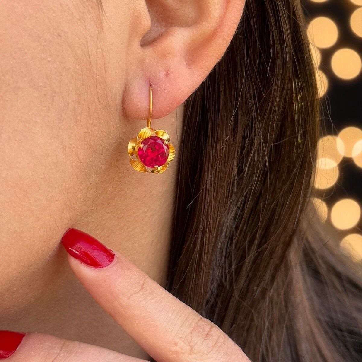 22 Ayar Kirmizi Taşlı Küpe