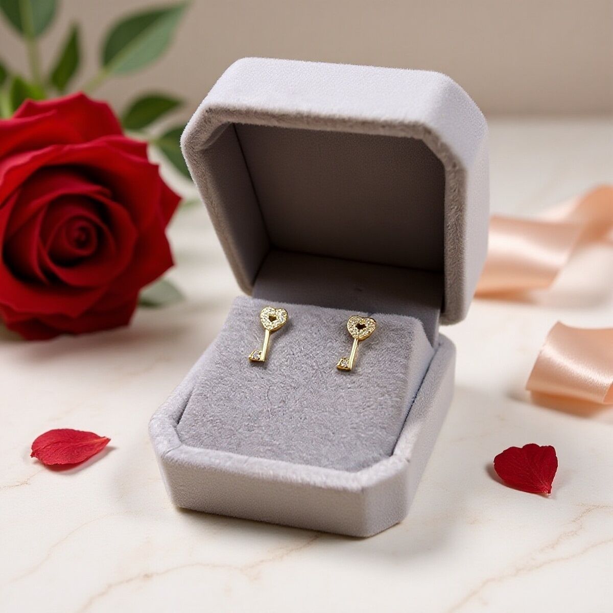 14 AYAR ANAHTAR MODEL ALTIN KÜPE