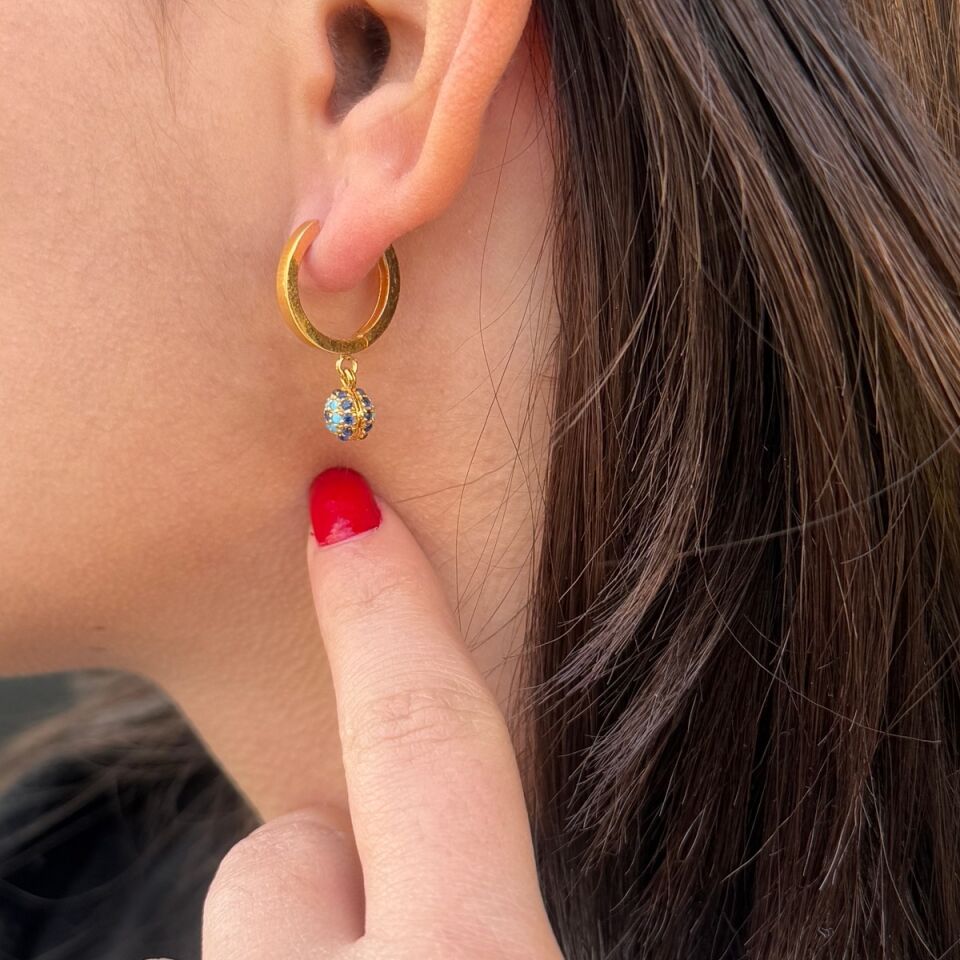 22 AYAR NAZAR BONCUĞU SALLANTILI HALKA ALTIN KÜPE