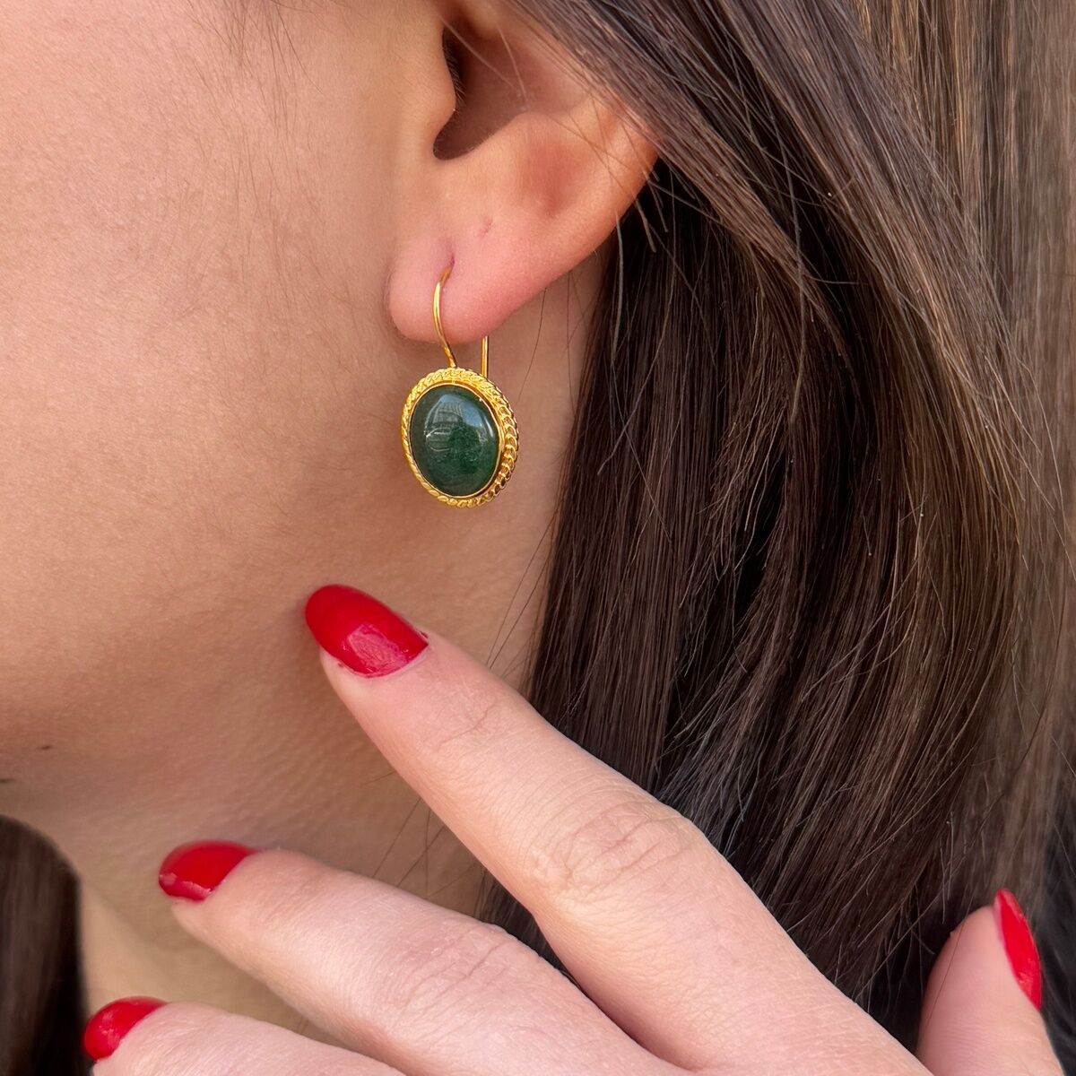 22 AYAR OVAL KÖK ZÜMRÜT TAŞLI EL İŞİ ALTIN KÜPE