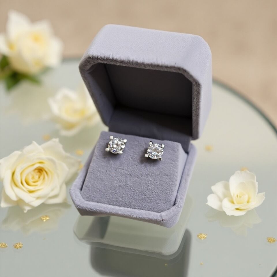 14 AYAR ORJİNAL BEYAZ ALTIN TEKTAŞ ALTIN KÜPE