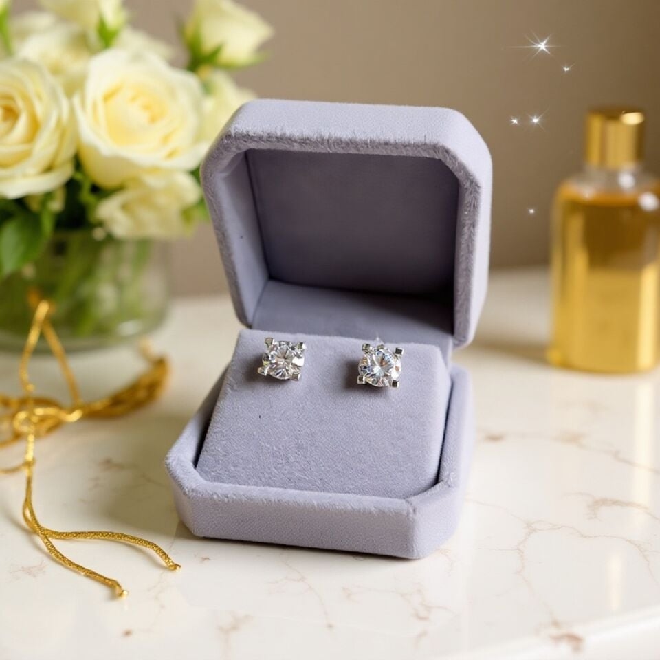 14 AYAR ORJİNAL BEYAZ ALTIN TEKTAŞ ALTIN KÜPE