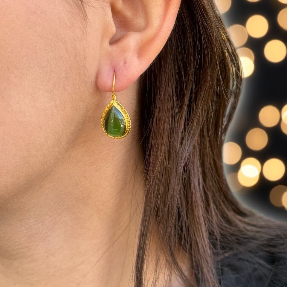 22 AYAR YEŞİL DAMLA TAŞLI ÖZEL TASARIM EL İŞİ KÜPE