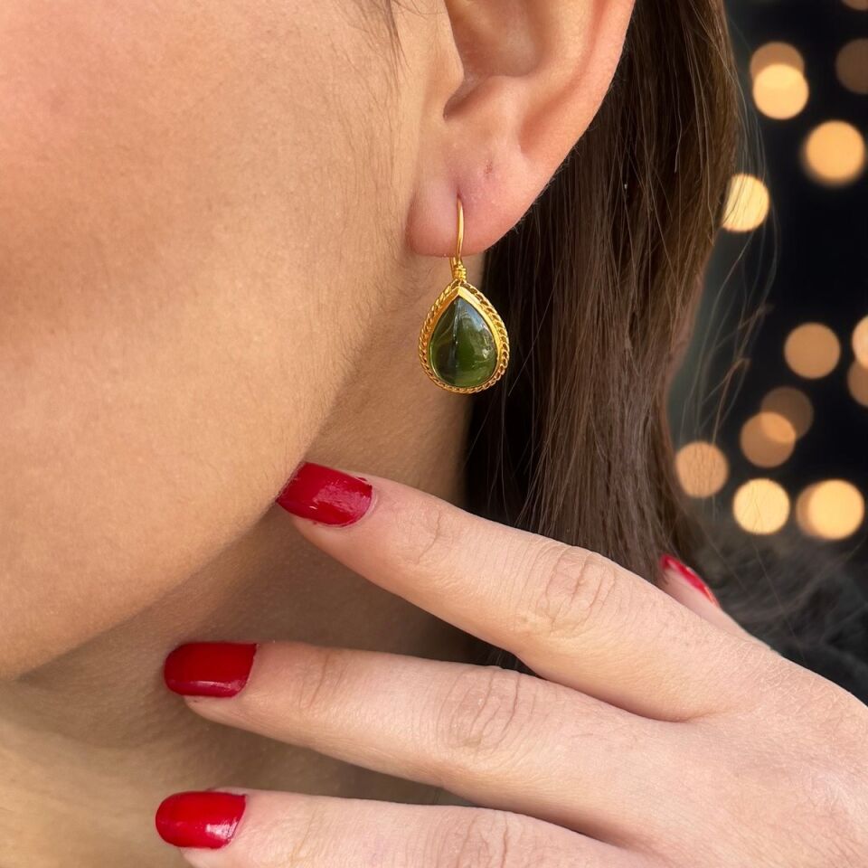 22 AYAR YEŞİL DAMLA TAŞLI ÖZEL TASARIM EL İŞİ KÜPE