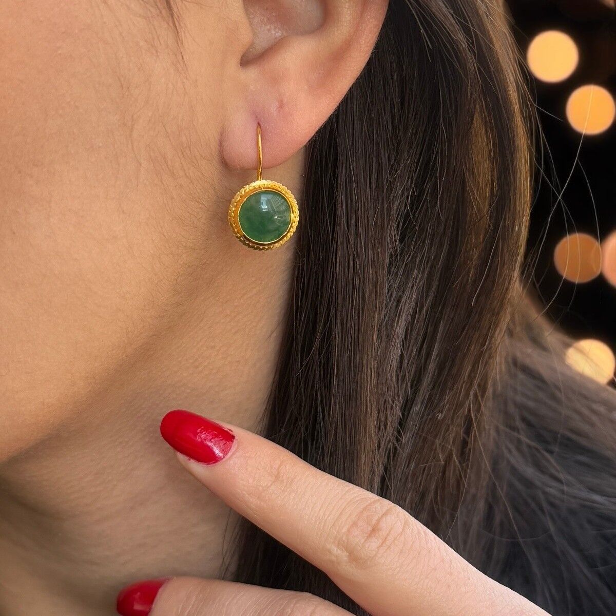 22 AYAR YUVARLAK KÖK ZÜMRÜT TAŞLI EL İŞİ ALTIN KÜPE