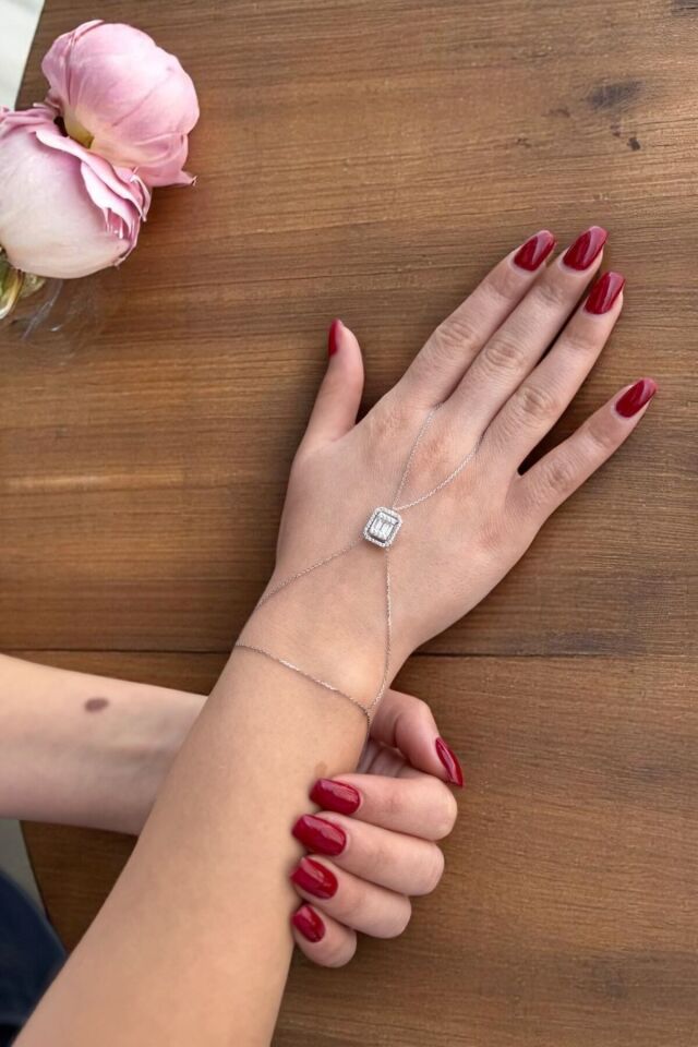 14 Ayar Baget Taşlı Beyaz Altın Şahmeran