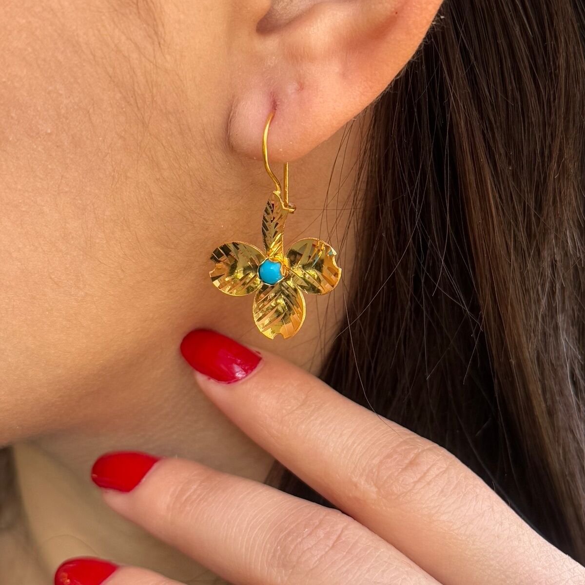 22 AYAR FİRUZE TAŞLI ÖZEL TASARIM LOTUS KÜPE