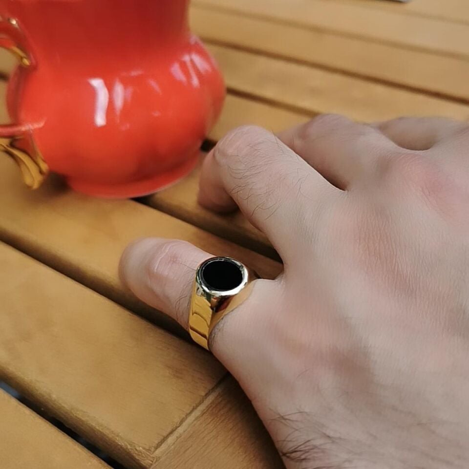 14 Ayar Özel Tasarım İtalyan Siyah Oniks Taşlı Altın Yüzük