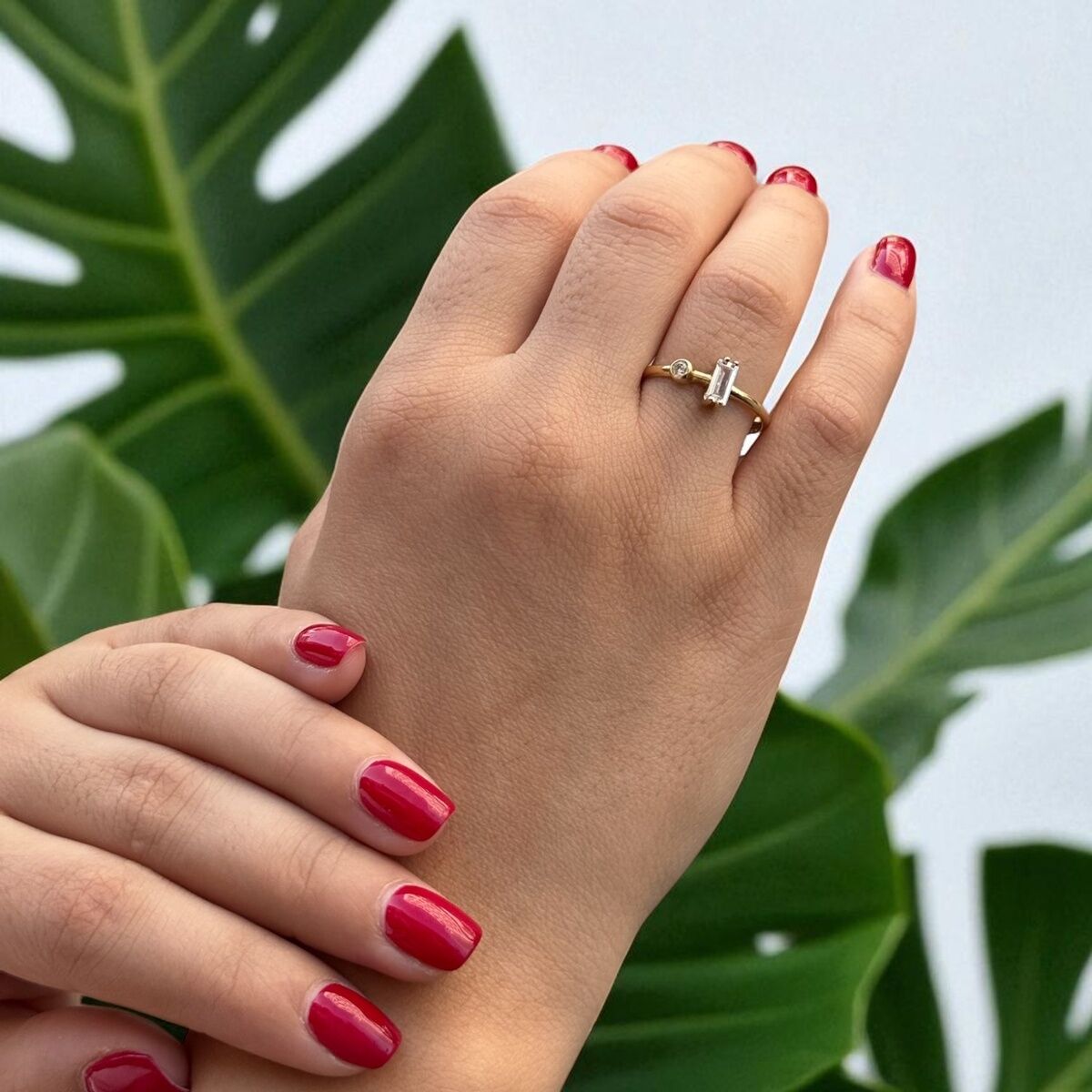 14 AYAR İTALYAN BAGET TAŞLI ALTIN YÜZÜK