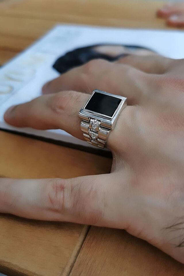 14 Ayar Özel Tasarım Italyan Siyah Oniks Taşlı Beyaz Altın Yüzük 25