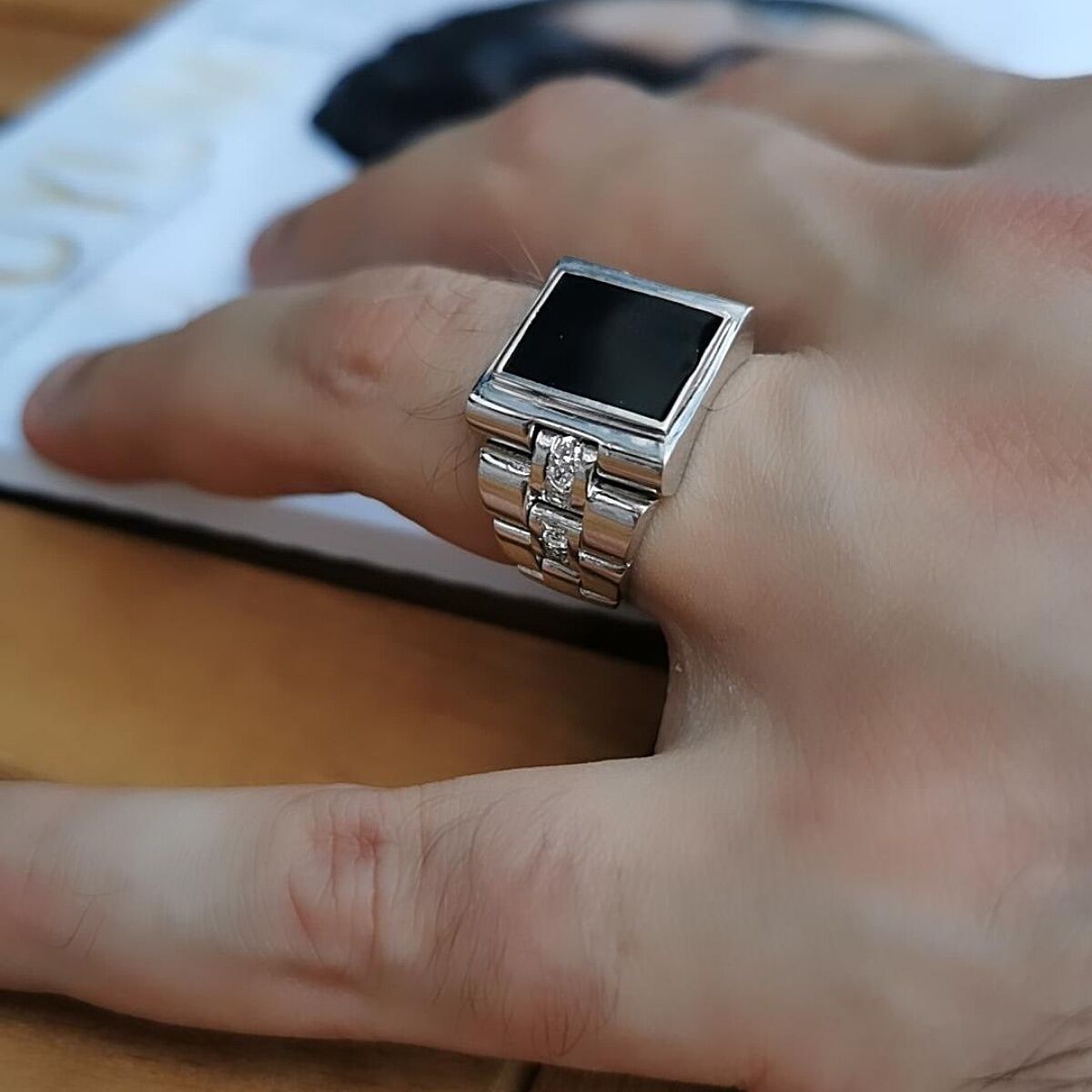 14 Ayar Özel Tasarım Italyan Siyah Oniks Taşlı Beyaz Altın Yüzük