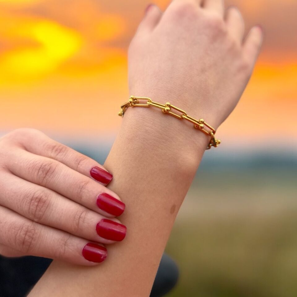 22 AYAR ATAÇ BİLEKLİK