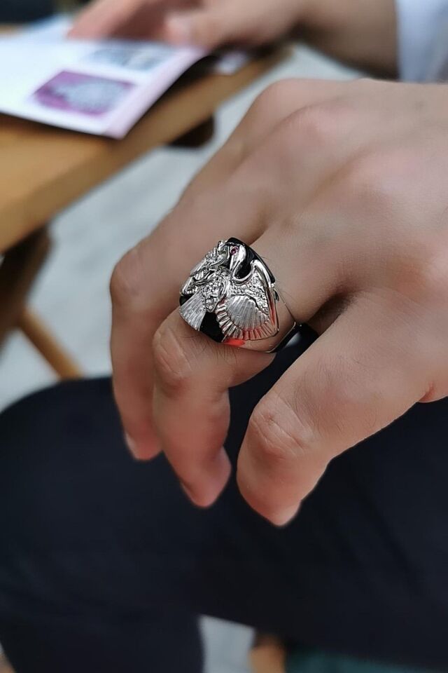 14 Ayar Özel Tasarım Siyah Oniks Taşlı Kartal Figürlü Beyaz Altın Yüzük 25