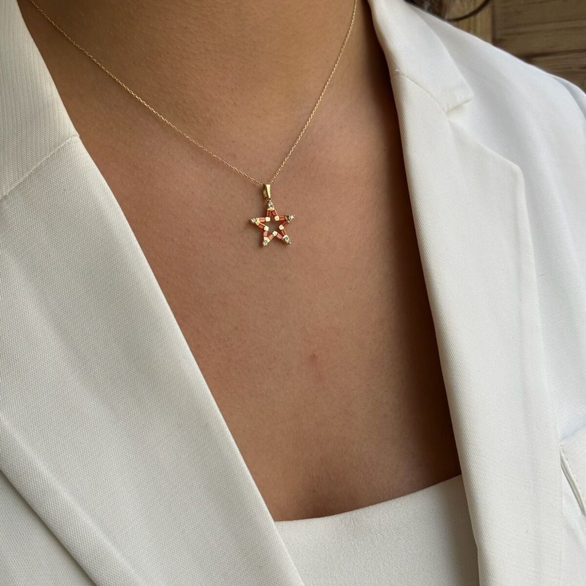 14 AYAR 0,54 CT AGAT, 0,12 CT PIRLANTA TAŞLI ÖZEL TASARIM YILDIZ KOLYE