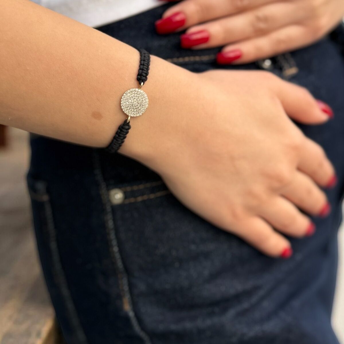 14 AYAR TAŞLI YUVARLAK SİYAH İPLİ ALTIN BİLEKLİK