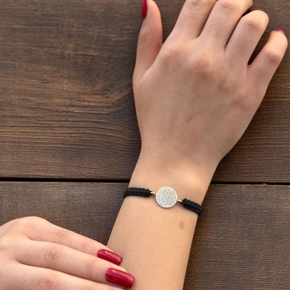 14 AYAR TAŞLI YUVARLAK SİYAH İPLİ ALTIN BİLEKLİK