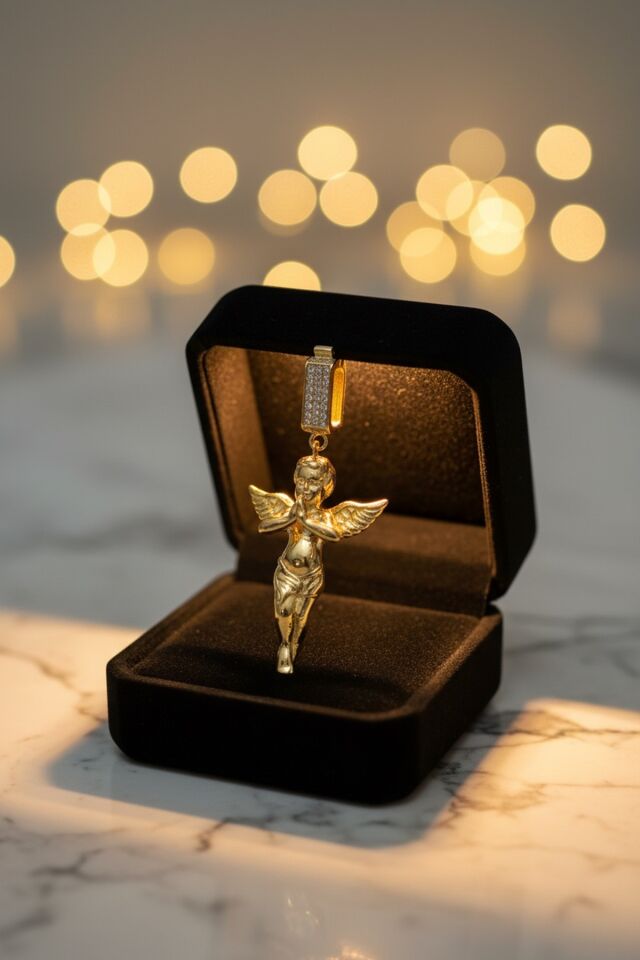 14 AYAR ÖZEL TASARIM ÖZEL KİLİTLİ MELEK KOLYE UCU