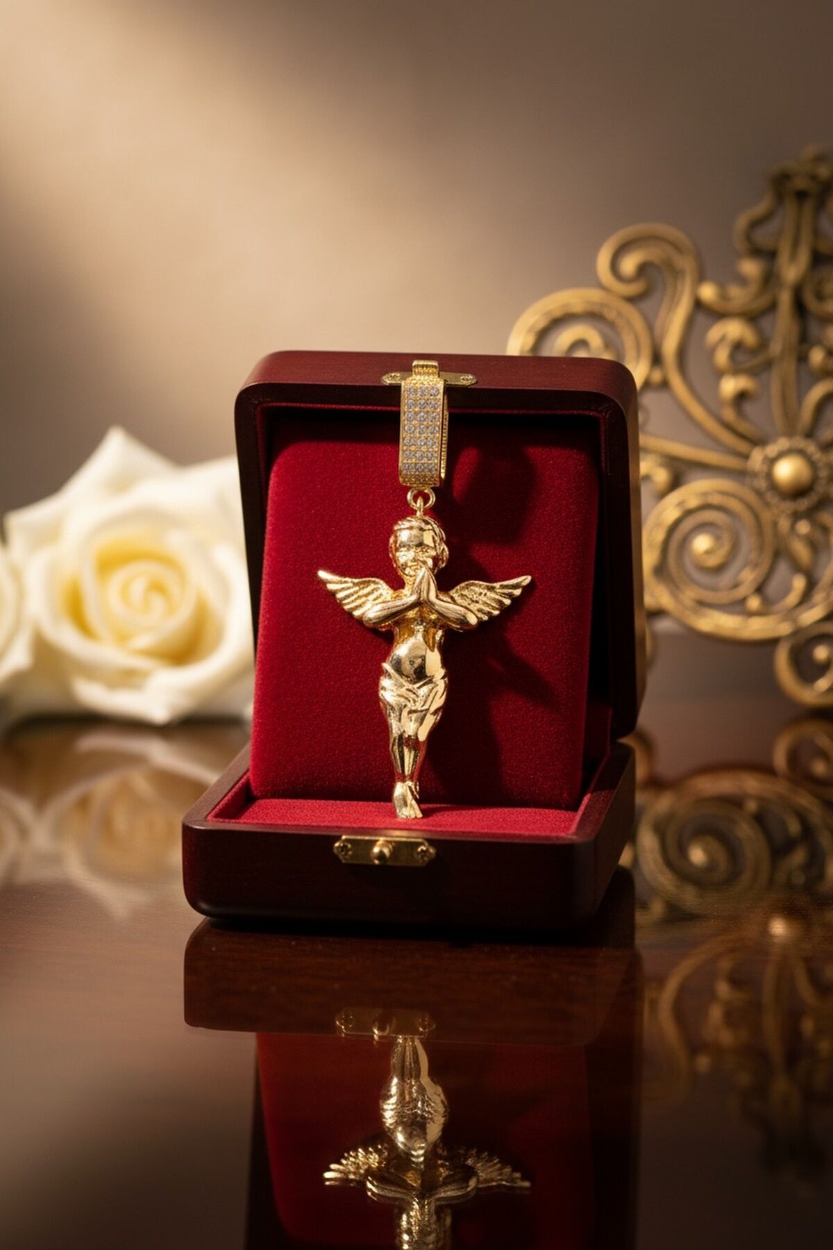 14 AYAR ÖZEL TASARIM ÖZEL KİLİTLİ MELEK KOLYE UCU