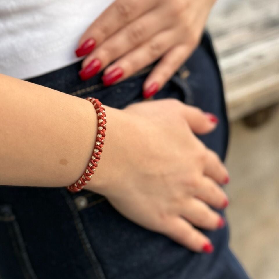 14 AYAR DORİKA TOPLU TARÇIN RENGİ İPLİ ÖRME BİLEKLİK