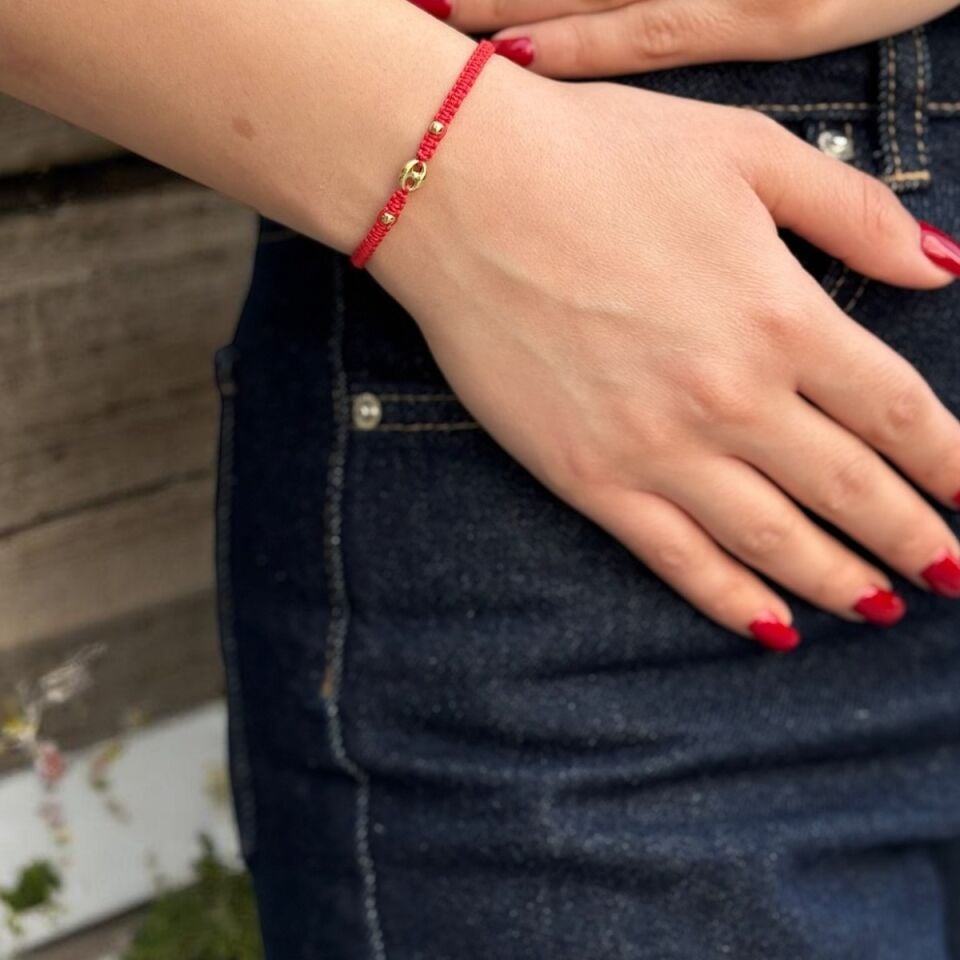 14 AYAR KIRMIZI İPLİ DÜĞME MODEL BİLEKLİK