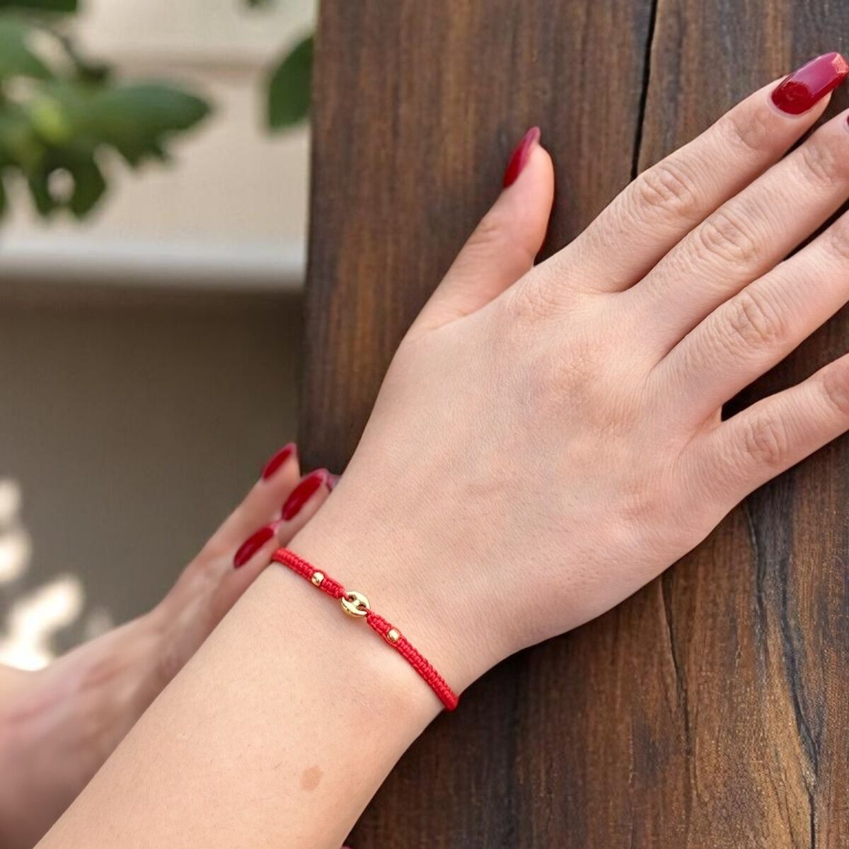 14 AYAR KIRMIZI İPLİ DÜĞME MODEL BİLEKLİK