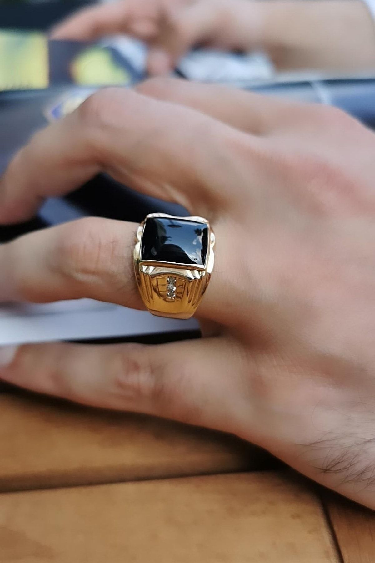 14 Ayar 0,12 Ct Pırlanta Taşlı Özel Tasarım Siyah Oniks Taşlı Altın Yüzük 24