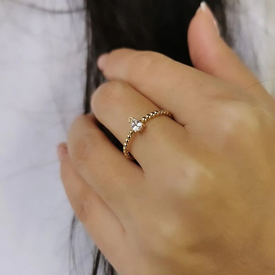 14 AYAR DAMLA TAŞLI MİNİMAL ALTIN YÜZÜK