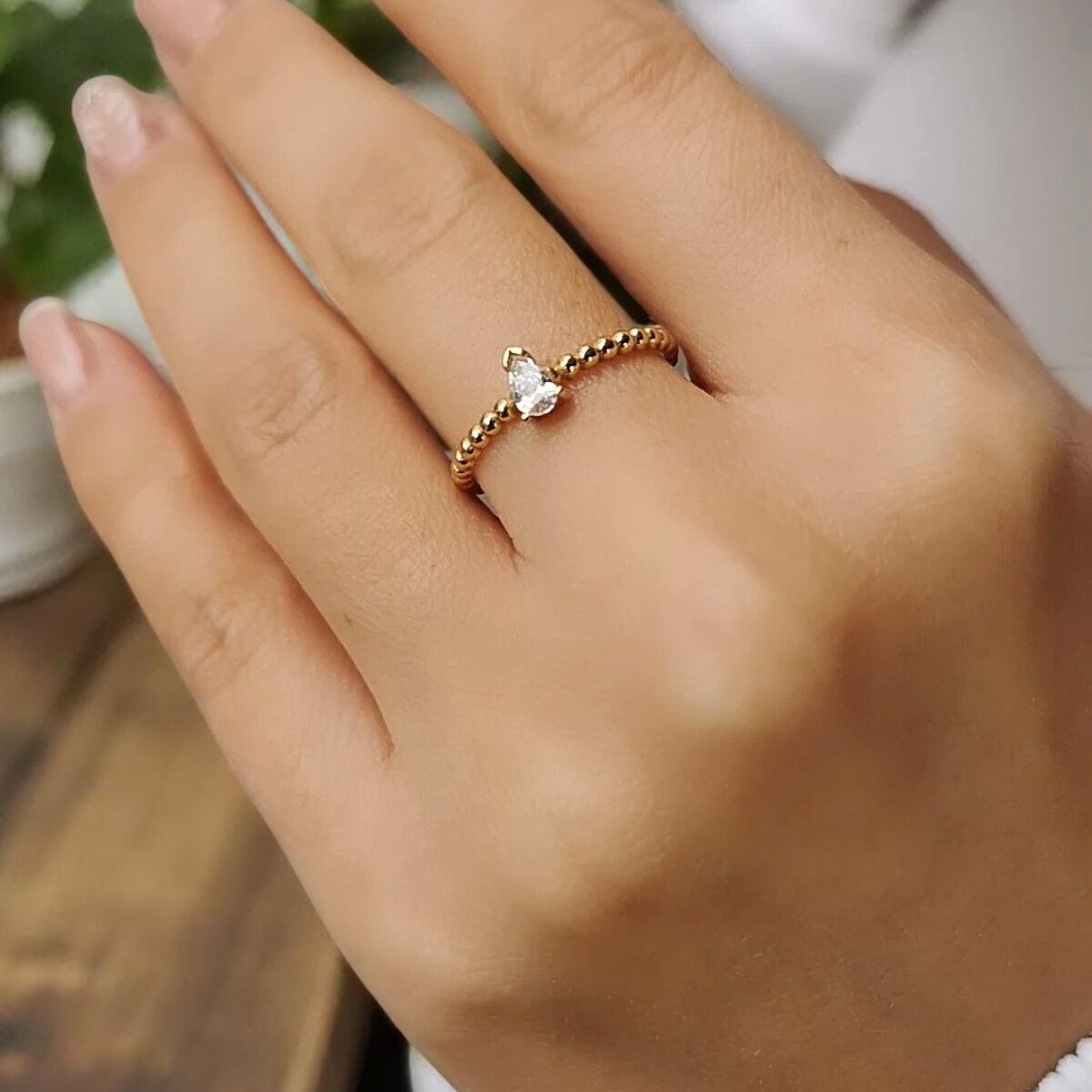 14 AYAR DAMLA TAŞLI MİNİMAL ALTIN YÜZÜK