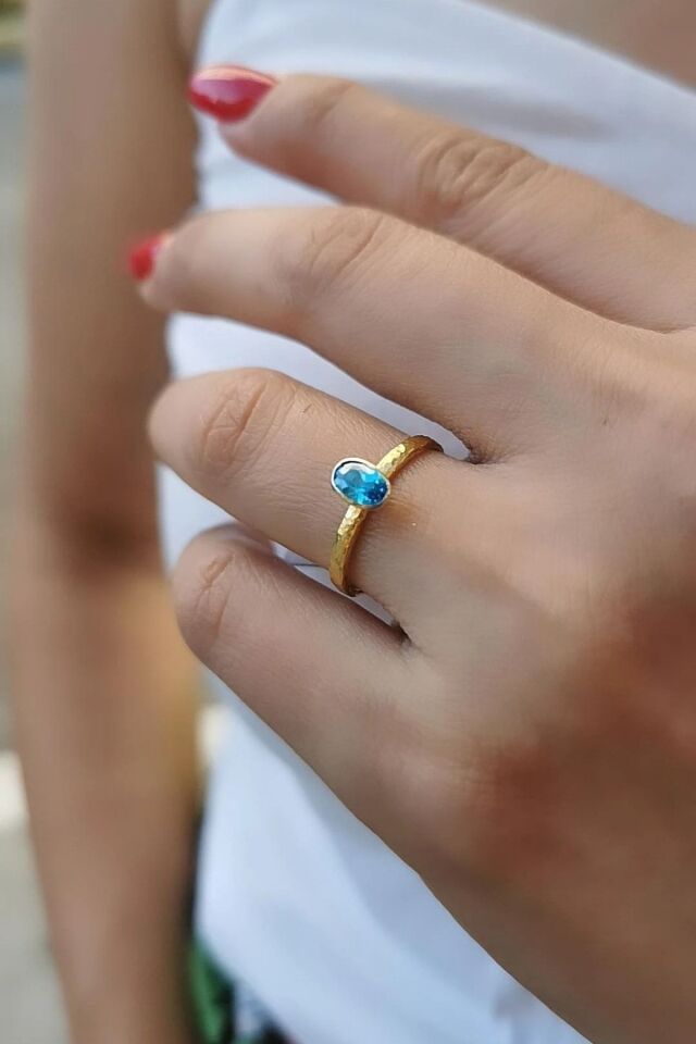 14 Ayar El Yapımı Blue Topaz Rengi Kristal Taşlı Tektaş Yüzük