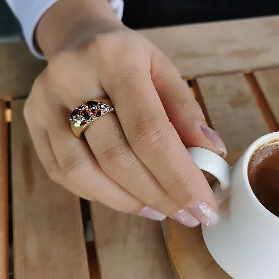 14 Ayar Orjinal Kırmızı Garnet Taşlı Tasarım İtalyan Yüzük