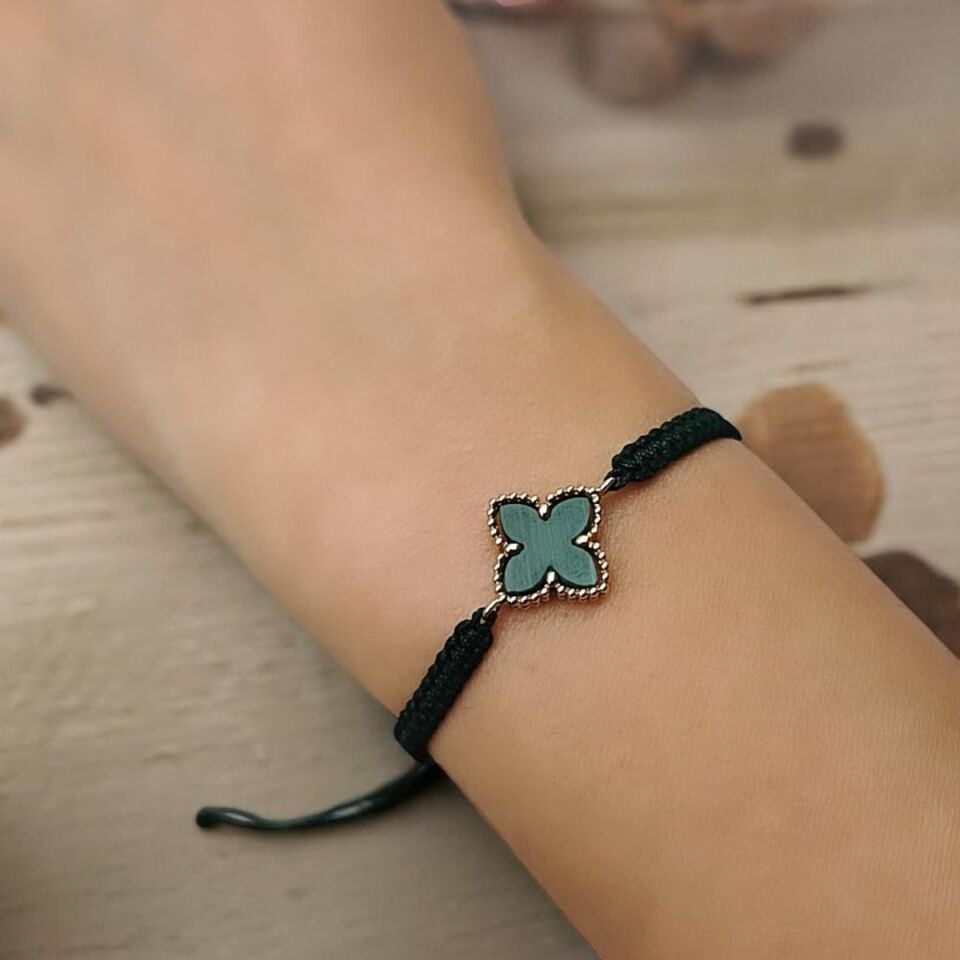 14 AYAR MALAHİT TAŞLI YONCA TASARIM YEŞİL İPLİ ALTIN BİLEKLİK