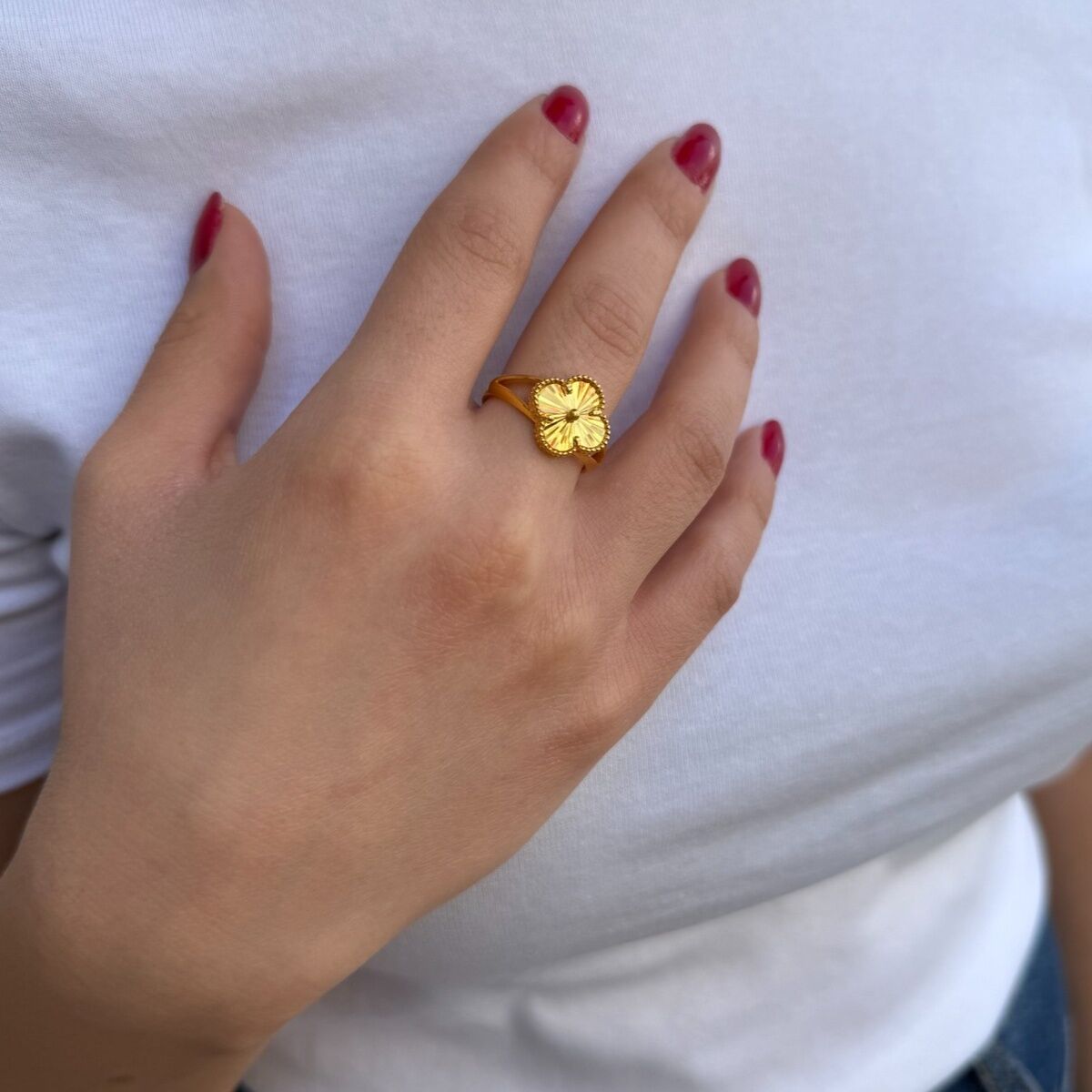 22 AYAR ÖZEL TASARIM YONCA MODEL YÜZÜK