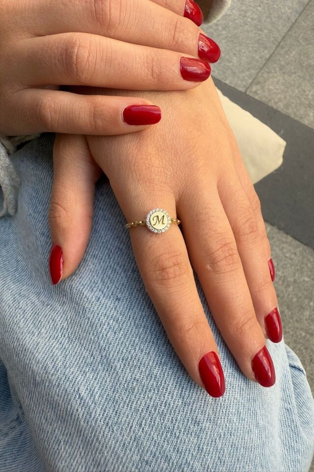 14 AYAR ÖZEL TASARIM M HARFİ ALTIN YÜZÜK