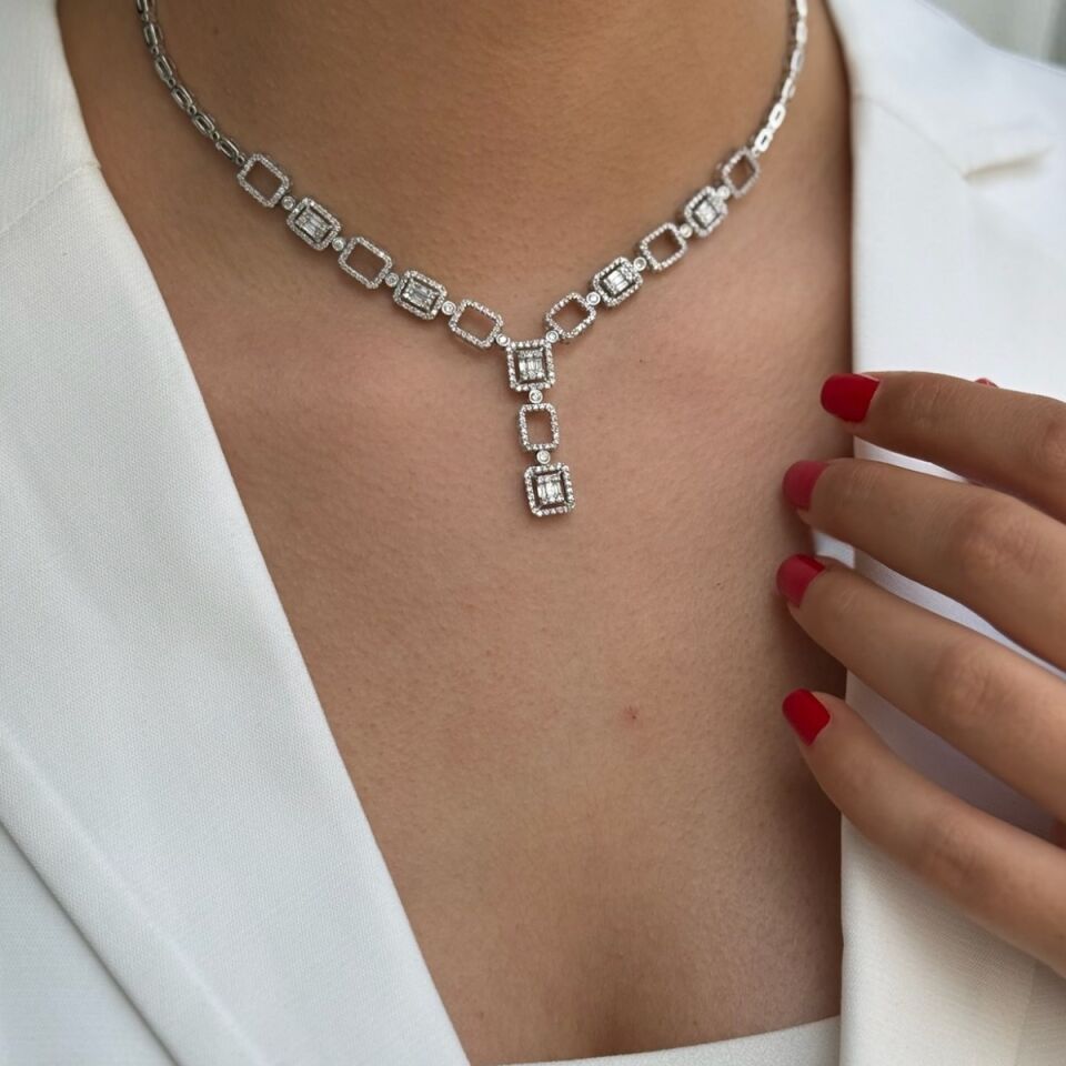 14 AYAR 3,01 CT, BAGET TAŞLI GERDANLIK