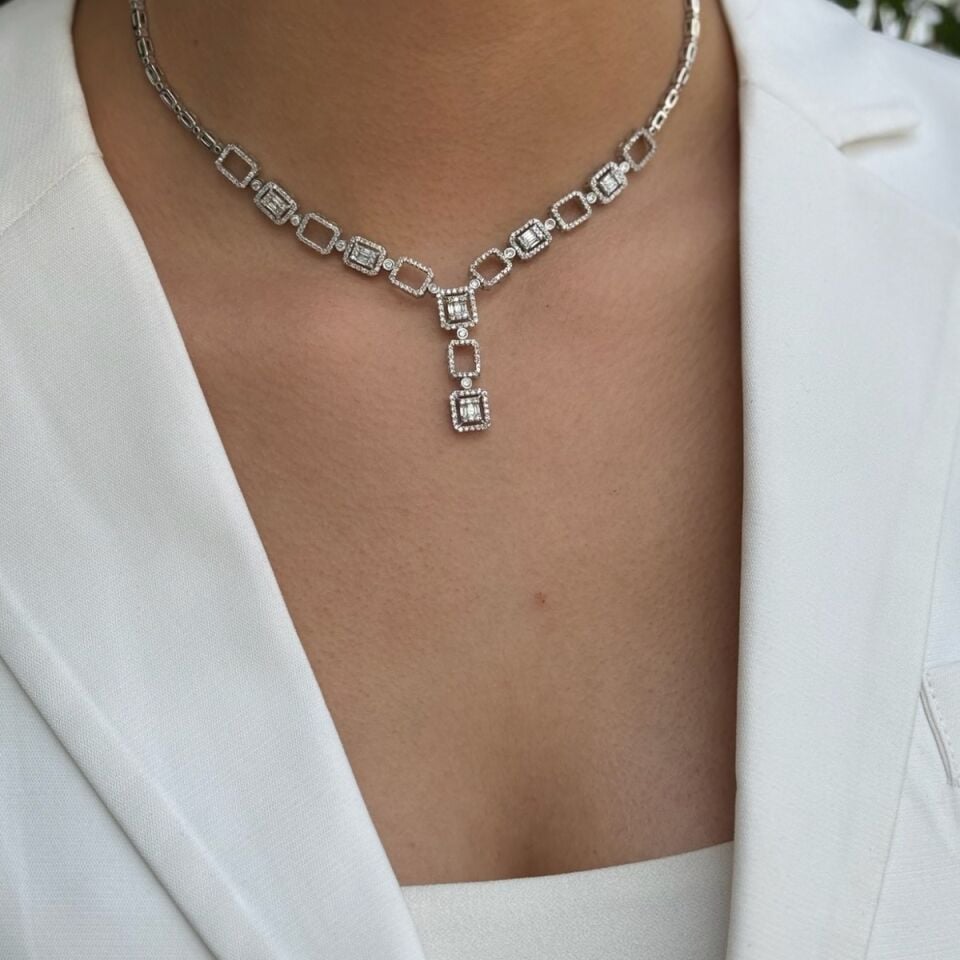 14 AYAR 3,01 CT, BAGET TAŞLI GERDANLIK