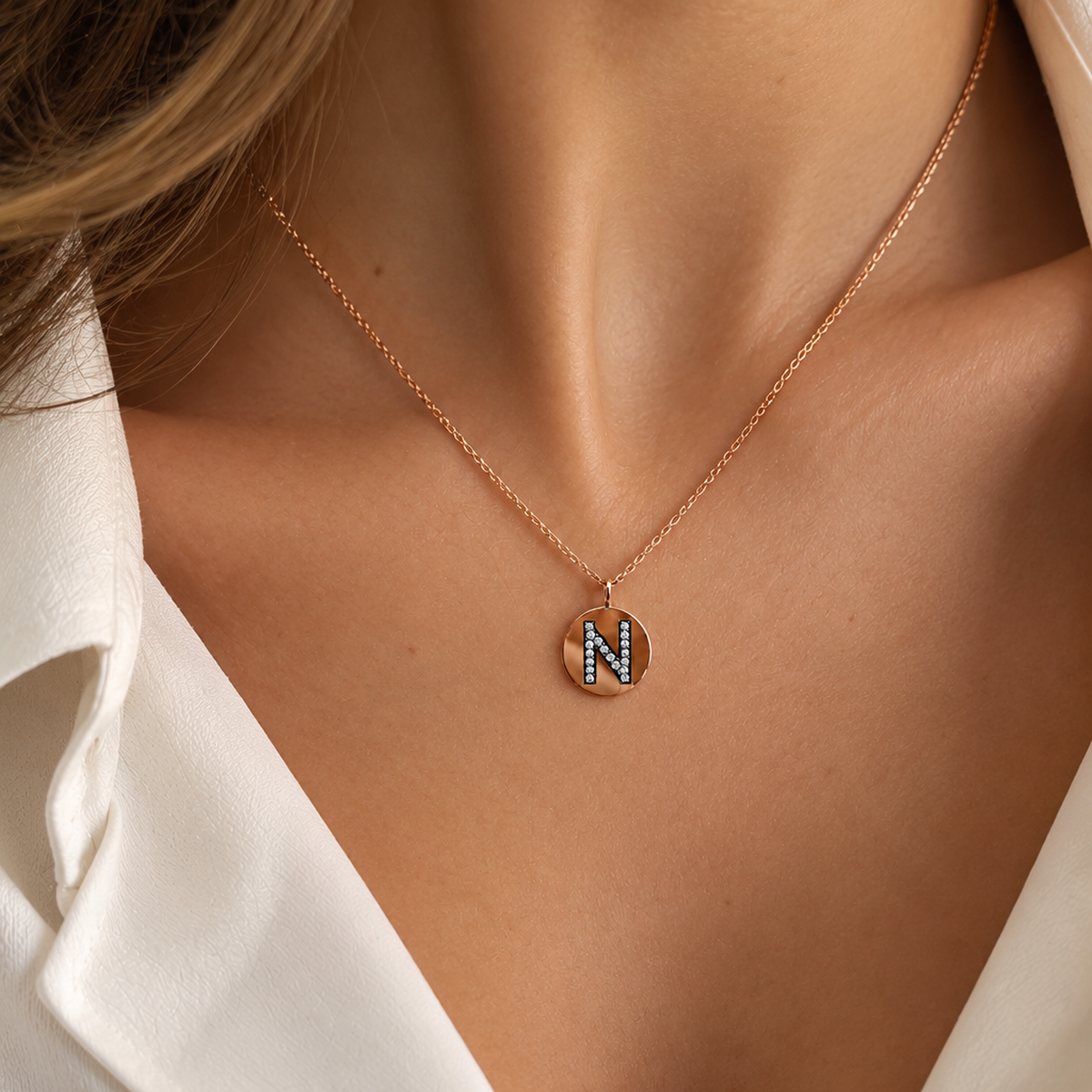 14 AYAR 0,14 CT PIRLANTA TAŞLI ROSE RENGİ N HARFİ KOLYE