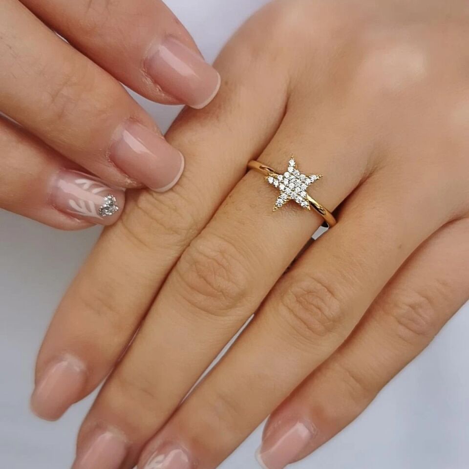 14 AYAR YILDIZ TAŞLI ALTIN YÜZÜK